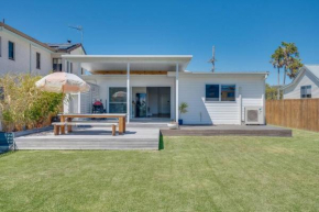 Wallis Lakehouse, Tuncurry